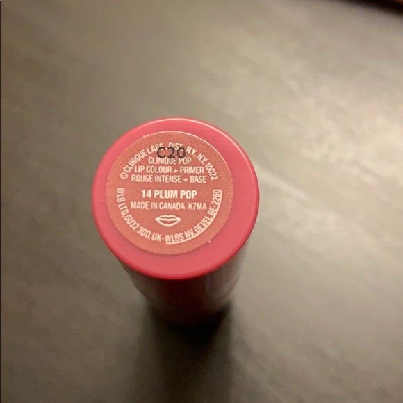 New Clinique Make up Skincare Bundle w/ Bag - Picture 4 of 10